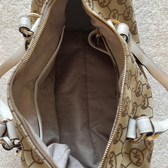 Michael Kors Grayson Satchel Large Size MINT CONDITION!! - Picture 10 of 10